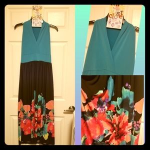 Maxi dress with beautiful floral detail